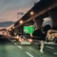 影/你前面有車！國1車禍「大貨車壓線閃」　下秒側翻三圈