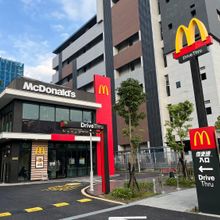 麥當勞外送飲料「杯蓋不見了」變紙封膜　網轟：整外送員