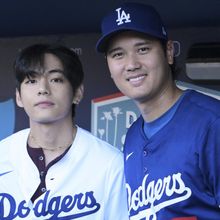 MLB/夢幻同框！BTS成員V道奇主場開球　擁抱大谷翔平超嗨