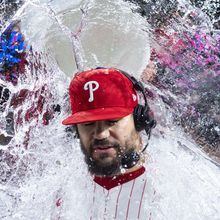 MLB/舒瓦伯50轟出爐！費城人史上第2人　擺脫連10場卡彈期