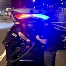 基隆男深夜騎單車誤闖國道　車陣驚魂報警求助脫險