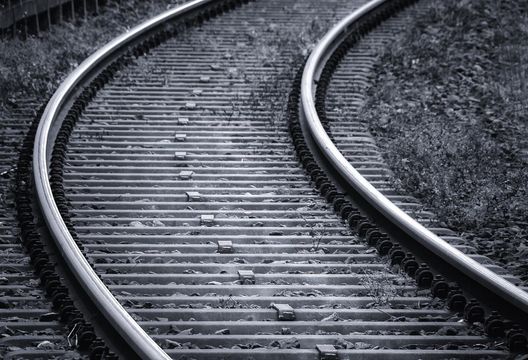 埃及驚傳重大鐵路意外！列車出軌釀3死103傷　事故原因有待調查
