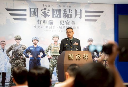立院通過藍營志願役加薪案　國防部初估增300億元預算
