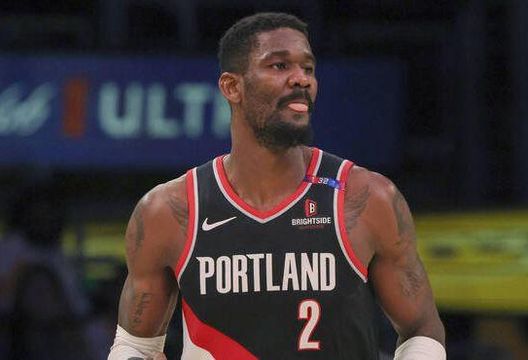 湖人有內線了喔耶！「2年3.5億」簽下場均雙十中鋒Ayton