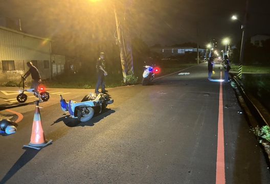台中深夜驚悚車禍！男騎士對撞母女檔　噴飛田中亡