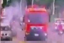 影/高雄假日驚見「車輛街頭狂燃」！危急畫面直擊