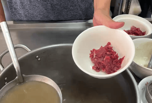 影/溫體牛供應短缺！台南名店西羅殿牛肉湯被迫週休二日
