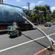 苗栗曳引車水泥槽勾到電纜線　路旁燈桿「直接腰斬」