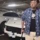 影/台中好市多「逆向搶車位」！屁孩持球棒叫囂　女伴狂拍