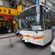 影/汐止「公車撞公車」還是自家人　波及1車、驚悚直擊