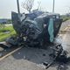 國3竹南交流道廂型車「高速自撞」！車體變形、前輪噴飛