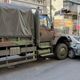 陸軍關指部軍卡出事！「攔腰撞轎車」推擠破碎直擊