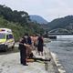 影/新店廣興橋下民眾溺水　橡皮艇翻覆3警義消落水4人命危
