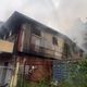 影/台中東區生薑倉庫竄濃煙！火勢波及3棟建築幸無人傷亡
