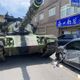 國軍又撞了！CM-11戰車跨分向線擦撞對向轎車