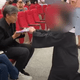 高雄空大爆醜聞！教授疑涉性騷　女學生畢典下跪陳情