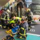 新北中和爆多車碰撞事故　5旬婦慘卡公車底命危