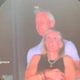Coldplay演唱會變捉姦現場！300億CEO親密擁抱人資主管