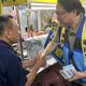 林右昌赴汐止掃街宣傳罷免　強調民進黨與公民同行
