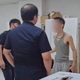 影/中和男隱匿選票破壞票匭又嗆警　警壓制逮人