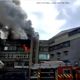 北市南港民宅火警濃煙火舌竄出　無人受困警消灌救