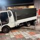 影/北市貨車倒車衝人行道撞進當鋪　駕駛辯「看錯導航」