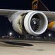 桃園機場驚爆UPS貨機「機翼擦地」出火！無人傷亡調查中