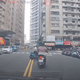 騎士逆向闖紅燈還罵人只為這件事　民眾目擊PO網警開罰