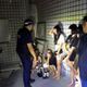影/嚴抓非法打工！中壢警帶走24短裙辣妹　5僱主送法辦