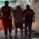 影/女大生凶殺案17歲嫌赴警局做筆錄　低頭下車畫面曝光