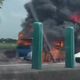 影/狀況危急！嘉義82快速道路「貨車整輛陷火海」傷亡不明