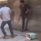 影/北捷驚見肢體衝突！2男「月台上激烈互毆」還狂「掉寶」