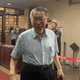 影/京華城案黃景茂作證　柯文哲出庭被問「狗仔跟蹤」笑了！