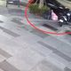 影/新北喪屍男開賓士連撞28車　車子爆胎遭逮起獲毒菸彈