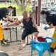 影/超人後盾抵達！台南特搜醫療站助堆高機志工除水泡