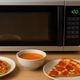 微波加熱會致癌？醫曝關鍵：食物、容器才是重點