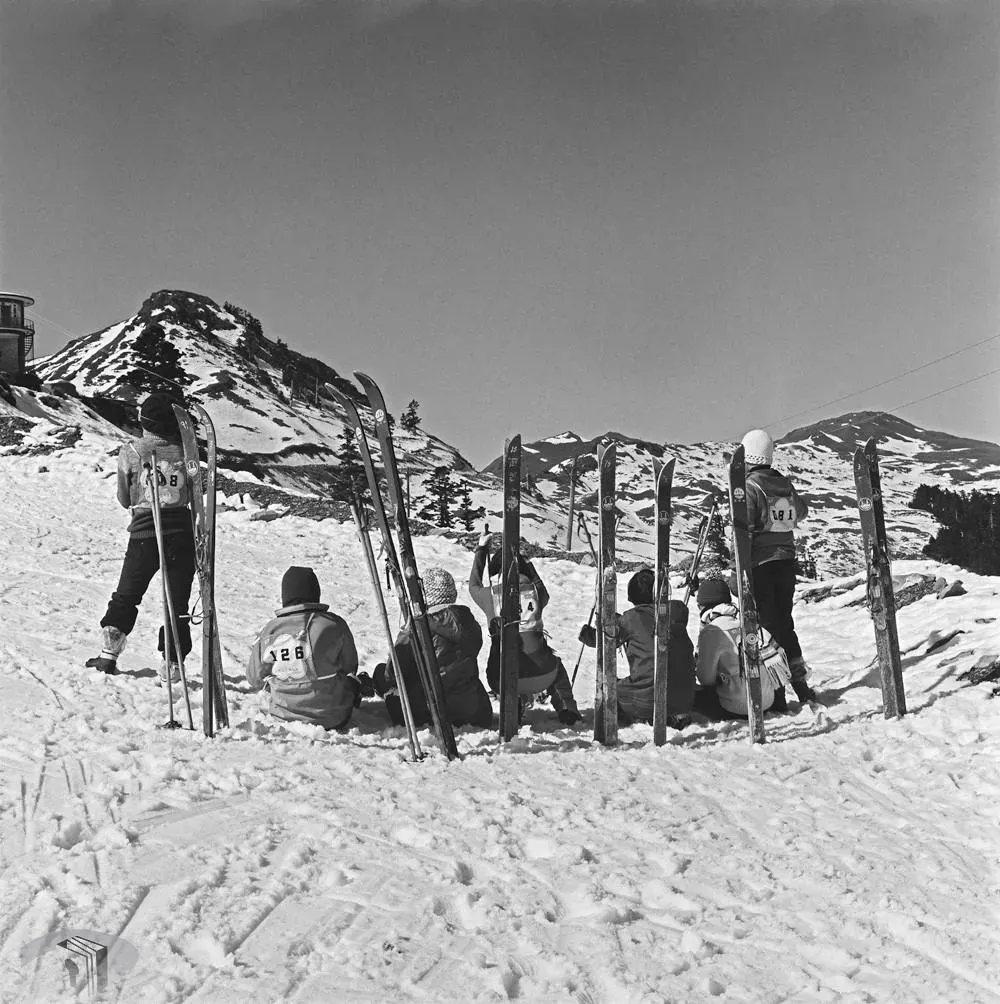 當時合歡山在松雪樓旁興建「滑雪訓練中心」。(圖/翻攝自國發會臉書)