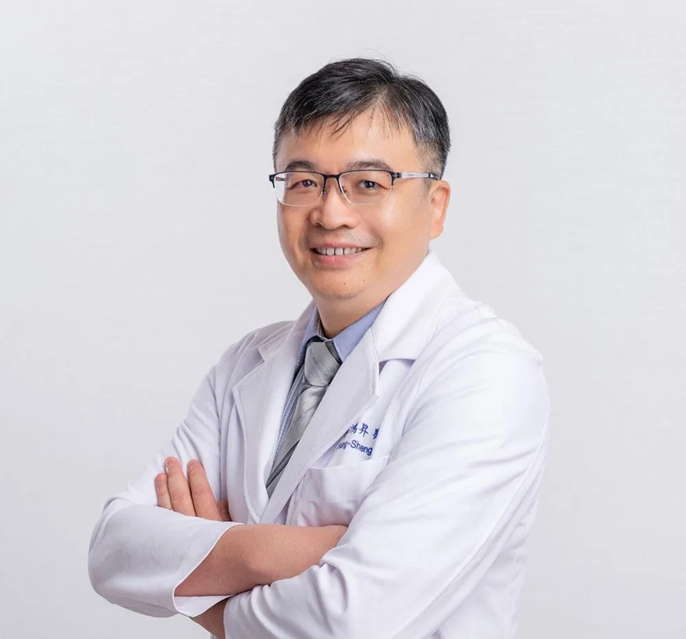 高雄某婦幼診所院長陳鴻昇過年期間體會到少子化衝擊，竟遭台派網友出征。（圖／翻攝自安安十全婦幼中心官網）
