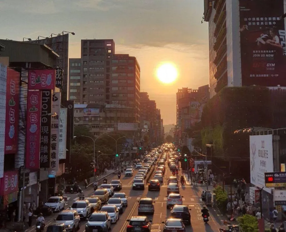 台中「懸日」美景登場。（示意圖／台中警察局第一分局官網）