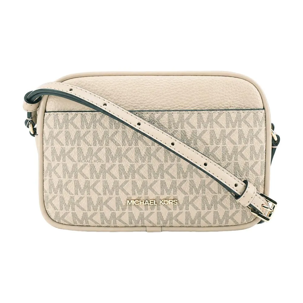MICHAEL KORS Jet Set相機斜背包原價12,800元、特價2,999元，約2.3折。（圖／業者提供）