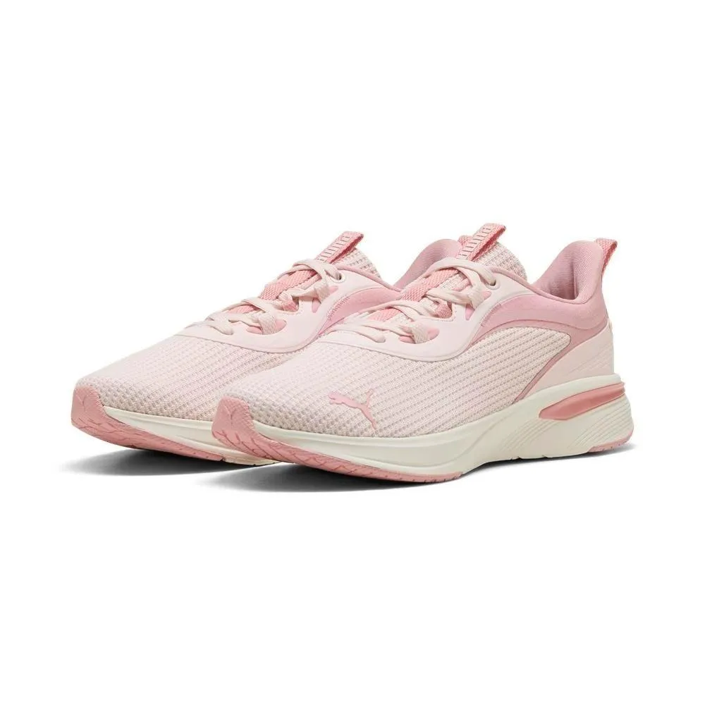 PUMA Softride Charm Wns 女跑步鞋(粉色)原價2380元 特價990元。（圖／業者提供）