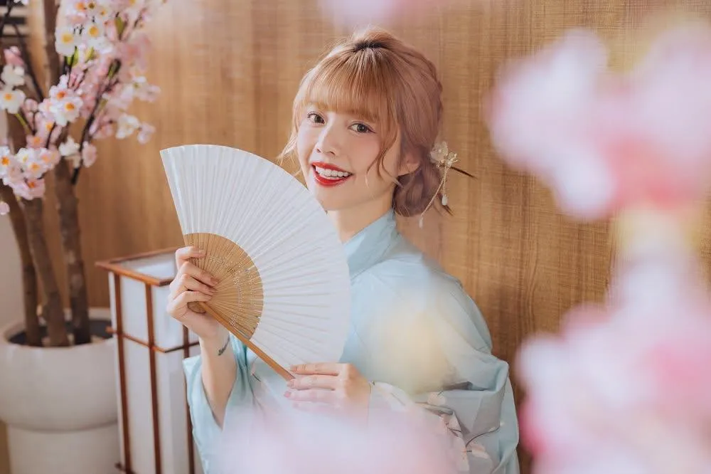 禹菡一時不慎造成樂天女孩寫真桌曆提前外流。（圖／翻攝自禹菡臉書）