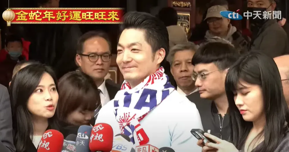 蔣萬安大年初三前往台北保安宮參拜並祈福。（圖/中天新聞）