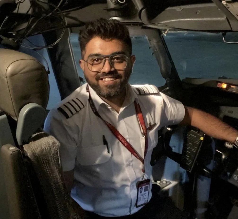 杜拜航空劫機事件，印度籍機長馬查爾勇救174人。（圖／路透社）