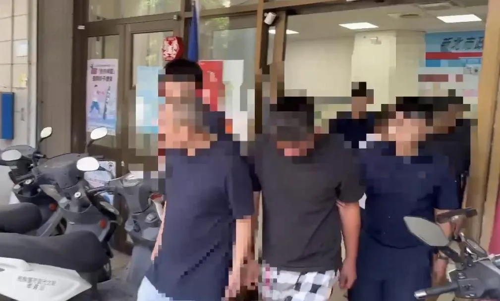 警方逮捕涉案嫌犯依法送辦。(圖/翻攝畫面)