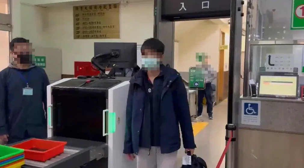 台大學霸方男也涉逃兵役。(圖/中天新聞)