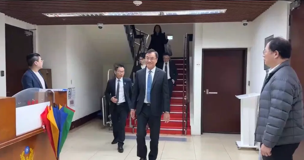 海基會董事長蘇嘉全今日先行拜會民眾黨團。（圖/中天新聞）