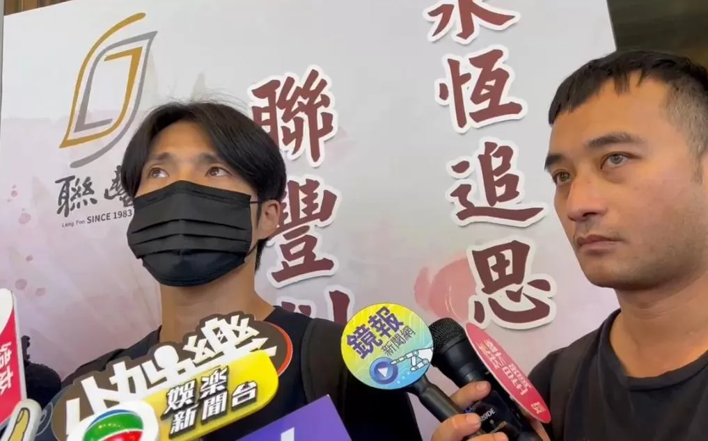 唐振剛10日在靈堂受訪。(圖/徐敏娟攝)