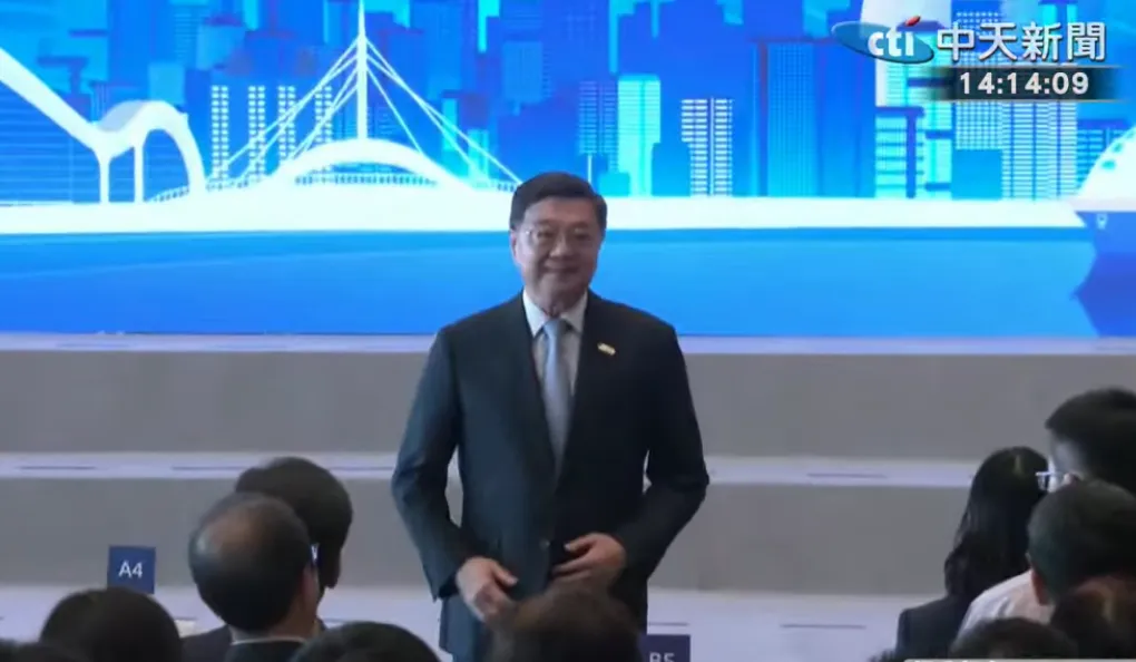 行政院長卓榮泰24日出席亞洲資產管理中心高雄專區成立週年記者會。（圖／中天新聞）