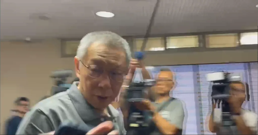 柯文哲進入北院。（圖/中天新聞）